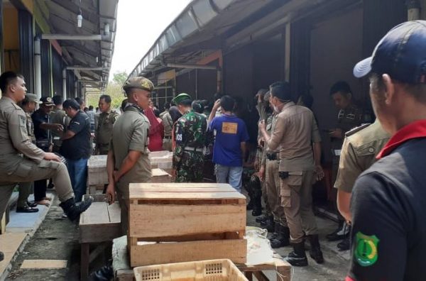 Relokasi Pedagang Pasar Randik Dinilai Cacat Hukum?