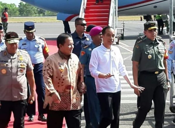 Kunjungan Pertama Priode Kedua, Presiden Jokowi Tiba di Bandara Raden Intan II