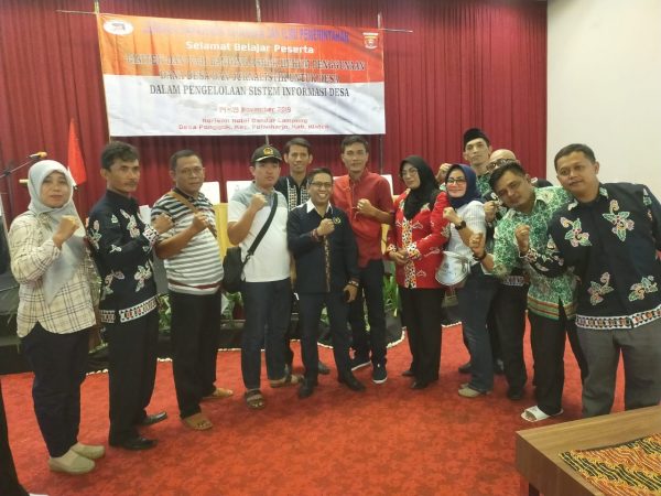 Juniardi Beri Pemahaman Dunia Jurnalistik Diacara Bintek Peratin Se-Lampung Barat
