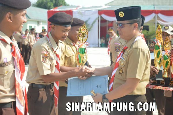 Dandim 0429/Lamtim Serahkan Hadiah Lomba 5 Krida SWK Dalam Rangka Binter Terpadu