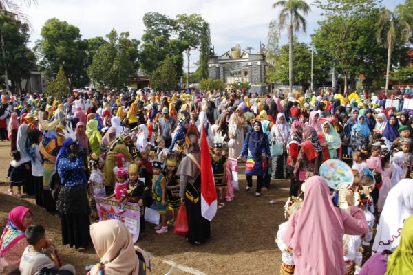 Plt Bupati Lampung Utara H. Budi Utomo Hadiri Karnaval PAUD