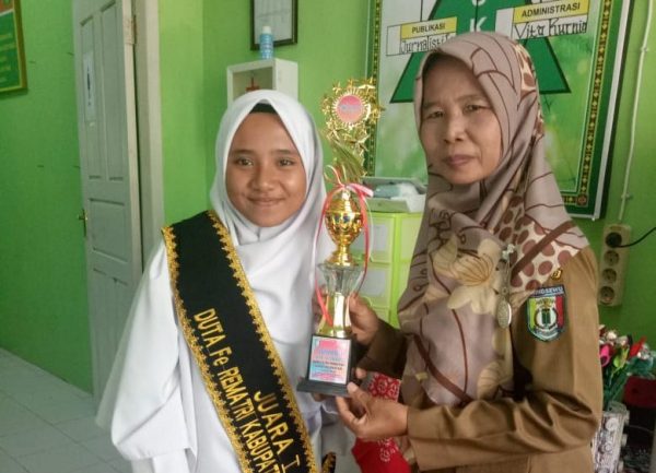 Siswi MAN 1 Pringsewu Raih Juara I Lomba Duta Fe Remaja Kabupaten Pringsewu