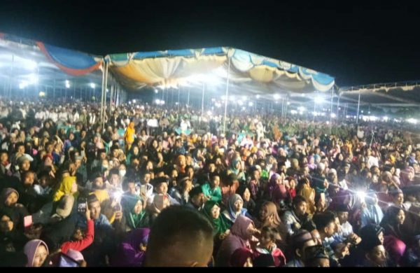 HUT Mesuji: Ustad Solmed Hipnotis Ribuan Warga