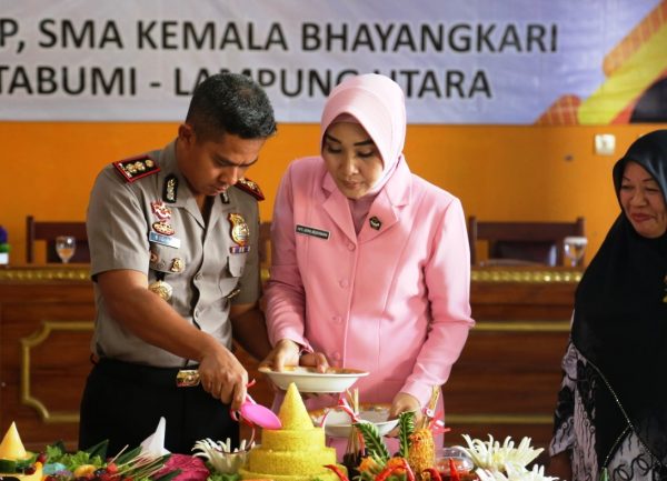 Yayasan Kemala Bhayangkari Lampura Peringati Hari Guru Nasional