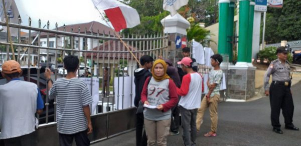 Massa Aksi Tiga LSM Desak Penegak Hukum Usut Tuntas Dugaan Korupsi di Provinsi Lampung, Apa Saja! Cek di Sini