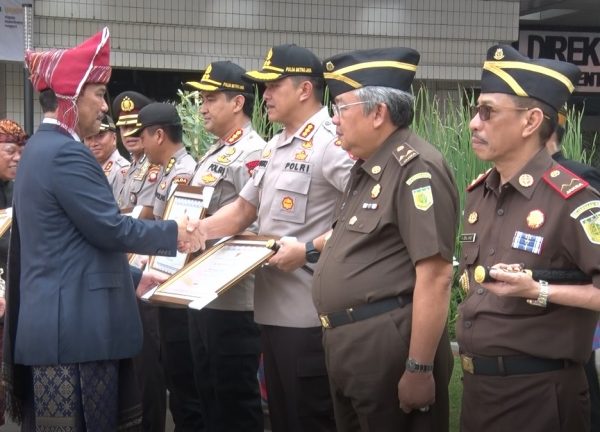 Kapolres Metro Jakarta Barat Dapat Penghargaan Menteri PUPR