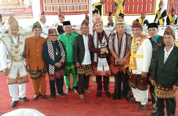 Sebagai Tanda Henguk Hanggum Kebandakhan, Ahmad Dahro Diberi Gelar Penata Cendikia