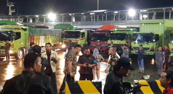 Jengkel, Petruk Pelabuhan Merak Blokir Kendaraan Masuk ke Terminal Eksekutif