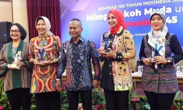 Seminar 100 Tahun Indonesia Jilid II, Ketum PWI Pusat Atal Depari Angkat Isu Bonus Demografi Indonesia