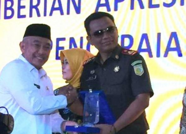 Sukses Bantu Tagih Pajak, Kejari Depok Diganjar Penghargaan