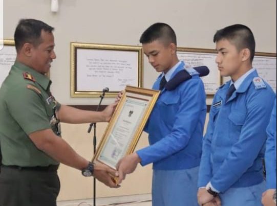 Danrem Ingatkan Siswa SMA TN 30 Lampung Harus Cerdas