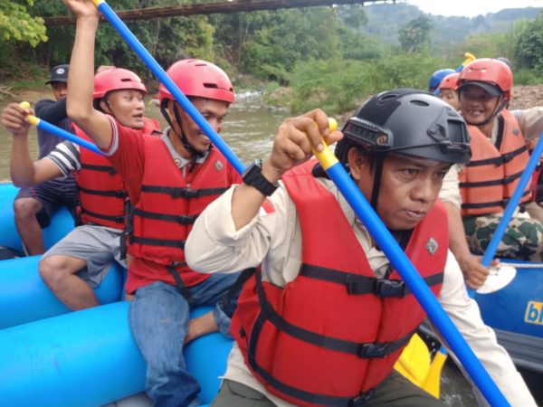 Serunya Crew Sinarlampung Uji Spot Arung Jeram