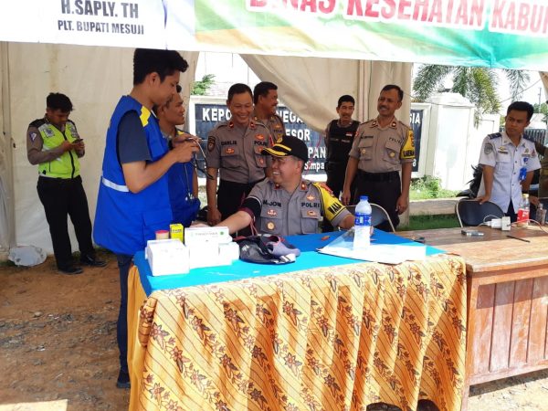 Polres Mesuji Buka Layanan Pemeriksaan Kesehatan Gratis di Jalan Tol