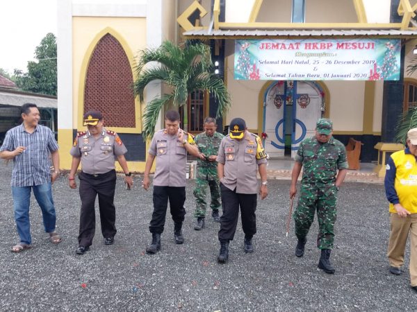 Kapolres Mesuji Bersama Bupati Mesuji dan Dandim 0426/Tuba Pantau Gereja