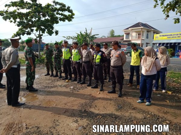 Koramil Kodim 0429/Lamtim Laksanakan Pengamanan Natal Dan Pantau Arus Lalin