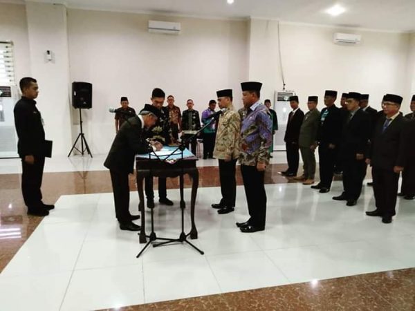 Bupati Sujadi Lantik 14 Kepala Dinas