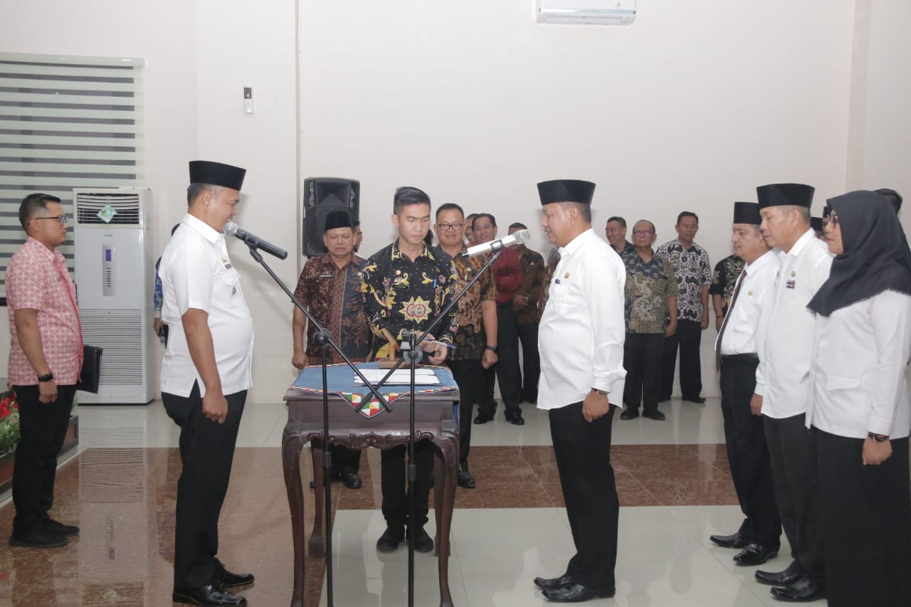 Wabup Fauzi Kukuhkan 142 Pejabat Struktural & Fungsional Pemkab Pringsewu 