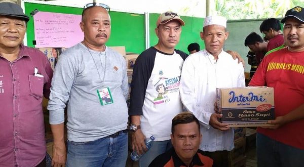 PWI dan Sinarlampung.com Berikan Bantuan untuk Korban Banjir Bandang Lebak