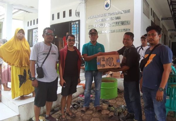 Wartawan Cilegon Serahkan Bantuan Ke Sajiramekar Lebak