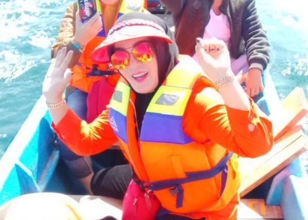 Pilkada Pesibar: Elty  Tancapkan Harapan di Pulau Pisang