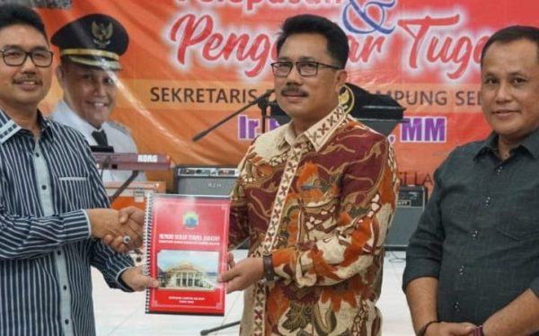 Haru Biru Pelepasan Sekda Lamsel: Bupati Nanang Bacakan Puisi untuk Fredy