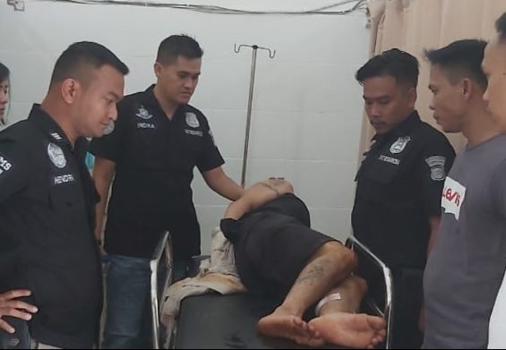 Buronan Sabet Polisi dengan Sajam di Tanggamus, Polisi Selamat Si Penjahat Bolong Kakinya Tertembus Peluru Panas
