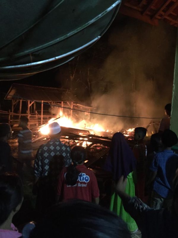 Kebakaran di Mesuji Hanguskan Rumah Munsir