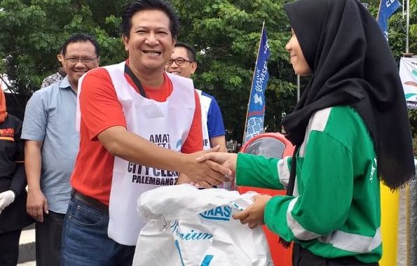 Kolaborasi untuk Lingkungan CCAI Gelar City Clean Up Palembang 2020