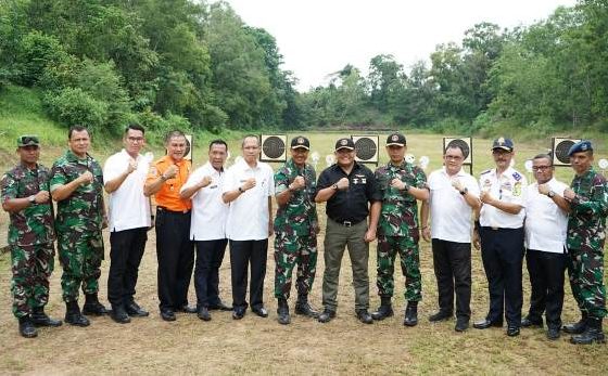 Brevet Wing dan Penembak Ulung untuk Bupati Muba Dodi Reza 