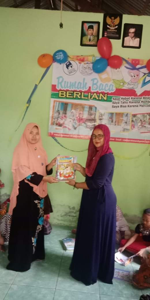 Sri Winarni,  Perempuan Pendiri Rumah Baca Berlian Harumkan Nama Pekon Kanoman