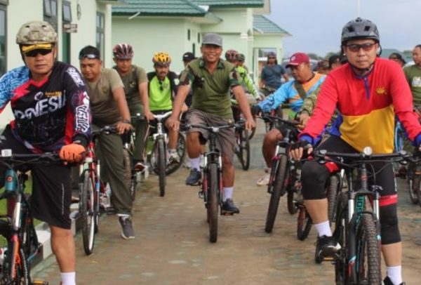 Kunker ke Koramil, Komandan Kodim Lamtim Pilih Naik Sepeda