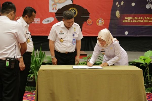 Deklarasi Janji Kinerja Tahun 2020, Wagub Chusnunia Tandatangani MoU Zona Integritas Bebas Korupsi 