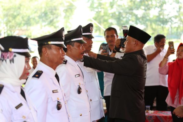 Nanang Ermanto Lantik Tujuh Penjabat Kepala Desa di Kecamatan Jati Agung