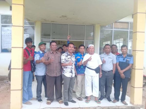 Tokoh Masyarakat dan Kepada Desa Gedung Mulya Mediasi Soal Kasus Penyimpangan