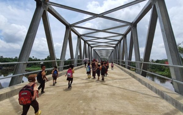 Terimakasih Pak Bupati, Kami Sekolah Tidak Naik Tongkang Lagi
