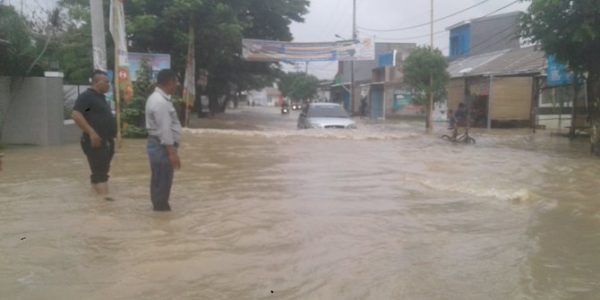 Drainase Pemukiman Mampet Sembilan Kecamatan Tergenang Banjir di Kabupaten Serang