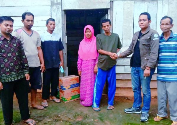 SMSI Lamsel Salurkan Bantuan ke Penderita Hernia Munasir