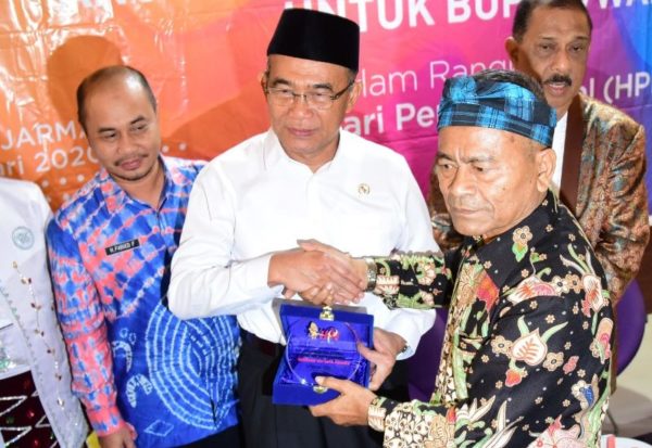 KABAR HPN 2020: PWI Berikan Anugrah Kehormatan untuk Menko PMK Muhadjir Effendi