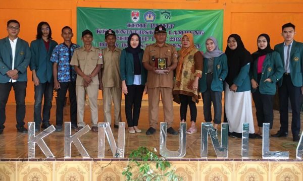 Mahasiswa KKN Unila Bangun Pojok Literasi di Mesuji