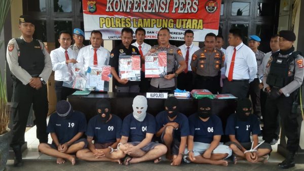 Polres Lampung Utara Tangkap Truk Fuso Pengangkut Batubara Tak Berijin?