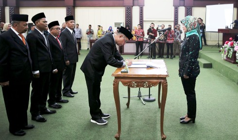 Lantik 5 Anggota KI Lampung, Wagub Nunik Singgung Pentingnya Pengelolaan Komunikasi dan Informasi