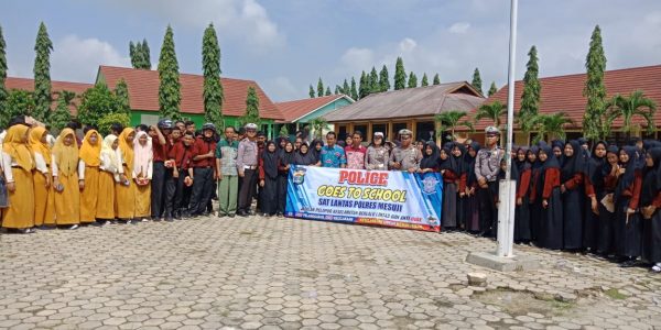 Lantas Polres Mesuji Goes To Scholl Safety Riding