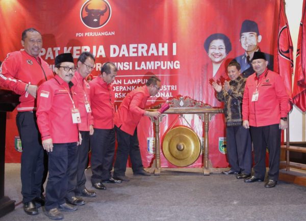 Gubernur Arinal Ajak PDIP Sinergi Membangun Lampung dan Tawarkan Kartu Petani Berjaya ke Nasional