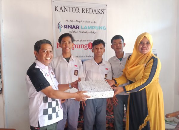 Tiga Pelajar SMK Satu Nusa Akhiri Masa PKL di Sinarlampung.com