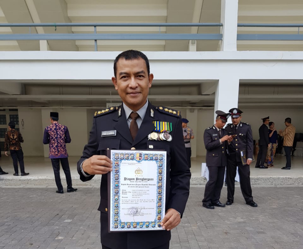 Ciptakan Alat Tes Fisik Kombes Pol Hadi Gunawan Terima Penghargaan dari Presiden