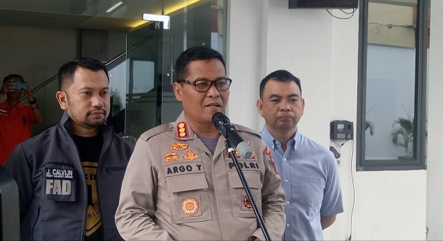 Polda Metro Jaya Tangkap Tersangka Pilot dan PNS Kemenhub Pengedar Sabu