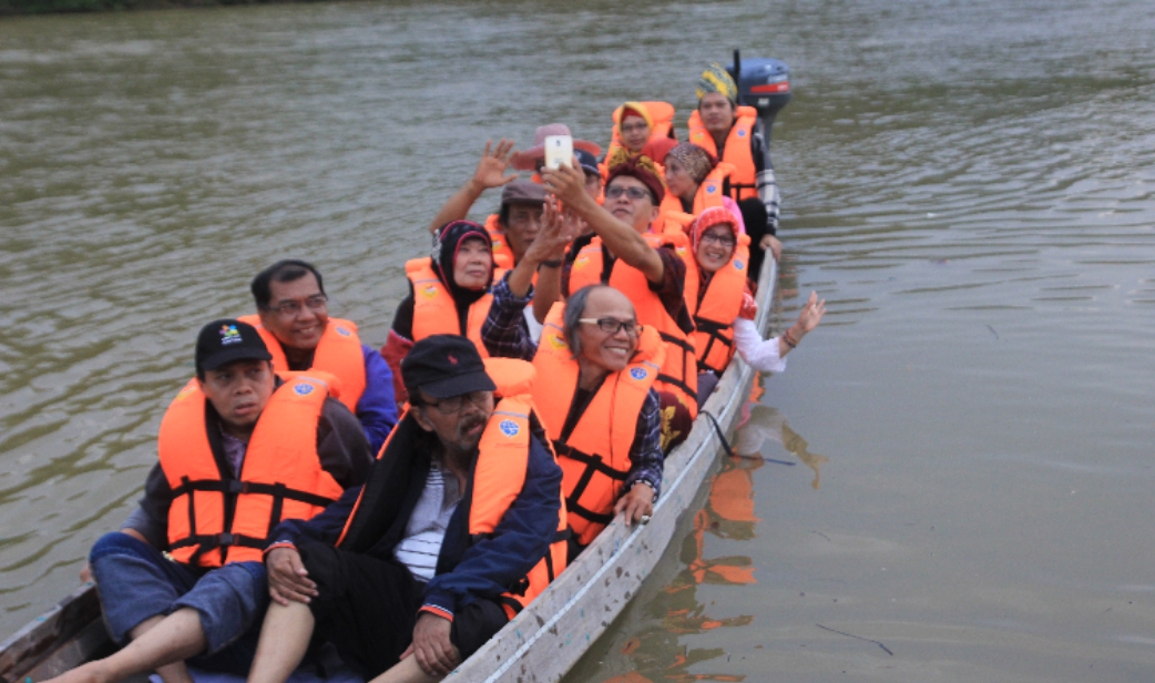 Hari Puisi di Riau, Ratusan penyair Baca Puisi, Diskusi dan Susur Sungai Bersama Presiden Penyair
