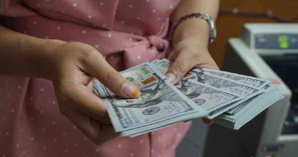 Dolar AS Kembali Merangkak ke Rp 15.200