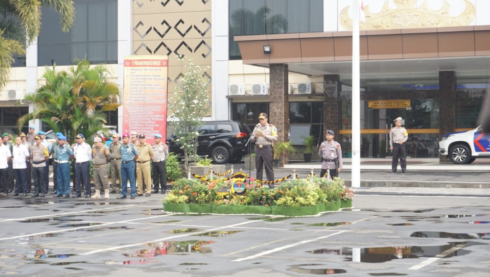 Kapolda Pimpin Apel Gelar Pasukan Operasi Zebra di Polresta Bandarlampung