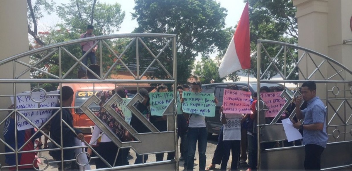 Sidang Kasus Suap Fee Proyek Lamsel Dibayangi Aksi Massa